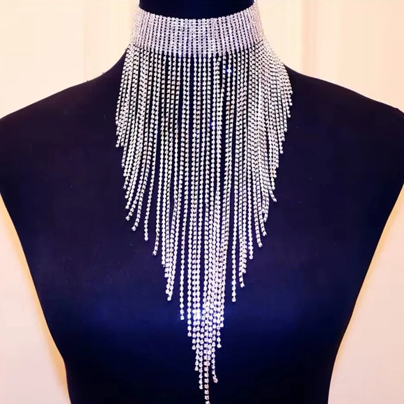 Modern Stylish Crystal Tassel Choker Necklace - Picture 2 of 10
